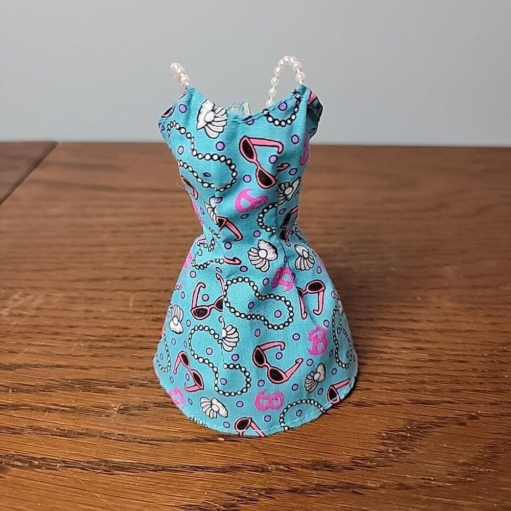 Vintage 1990's Barbie Pearl Beach Fashion Dress‎ Sunglasses Mattel